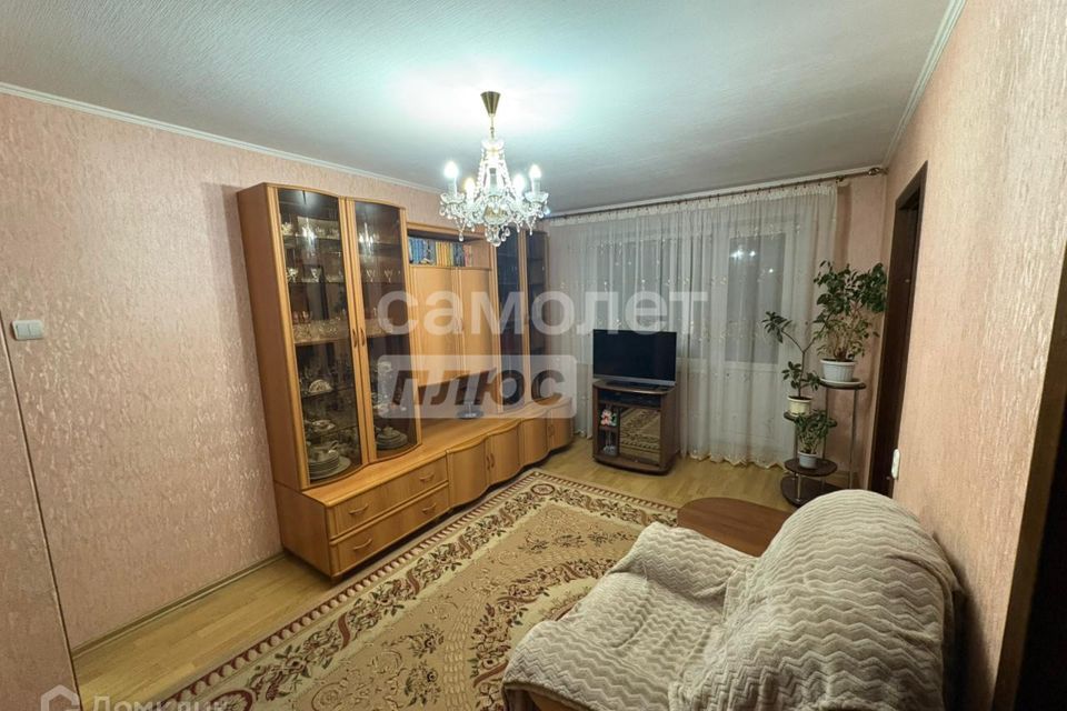 Продаётся 3-комнатная квартира, 47.3 м²
