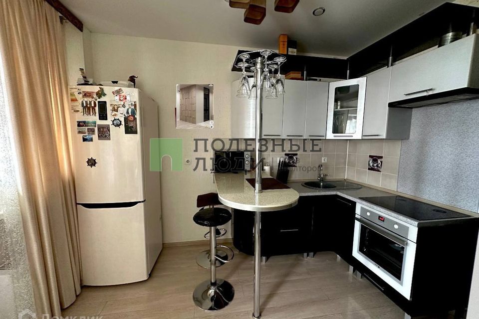 Продаётся 1-комнатная квартира, 42 м²