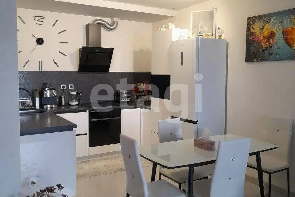 Продаётся 2-комнатная квартира, 49.7 м²