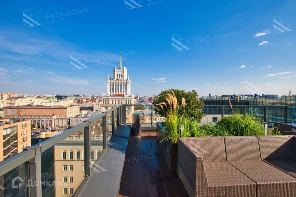 Продаётся 4-комнатная квартира, 141 м²