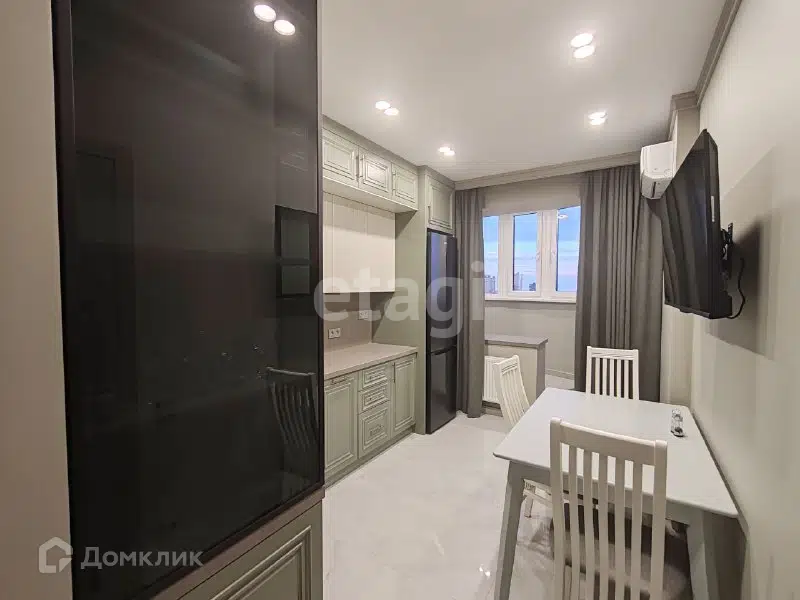 Продаётся 2-комнатная квартира, 61.7 м²