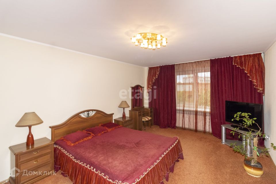 Продаётся 3-комнатная квартира, 124.4 м²