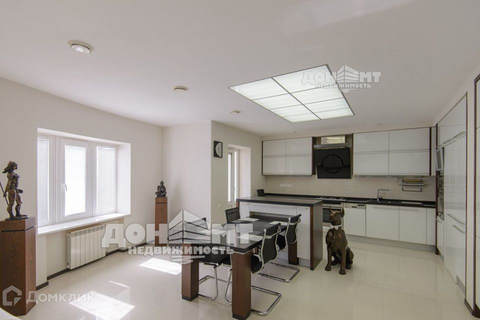 Продаётся 4-комнатная квартира, 165 м²