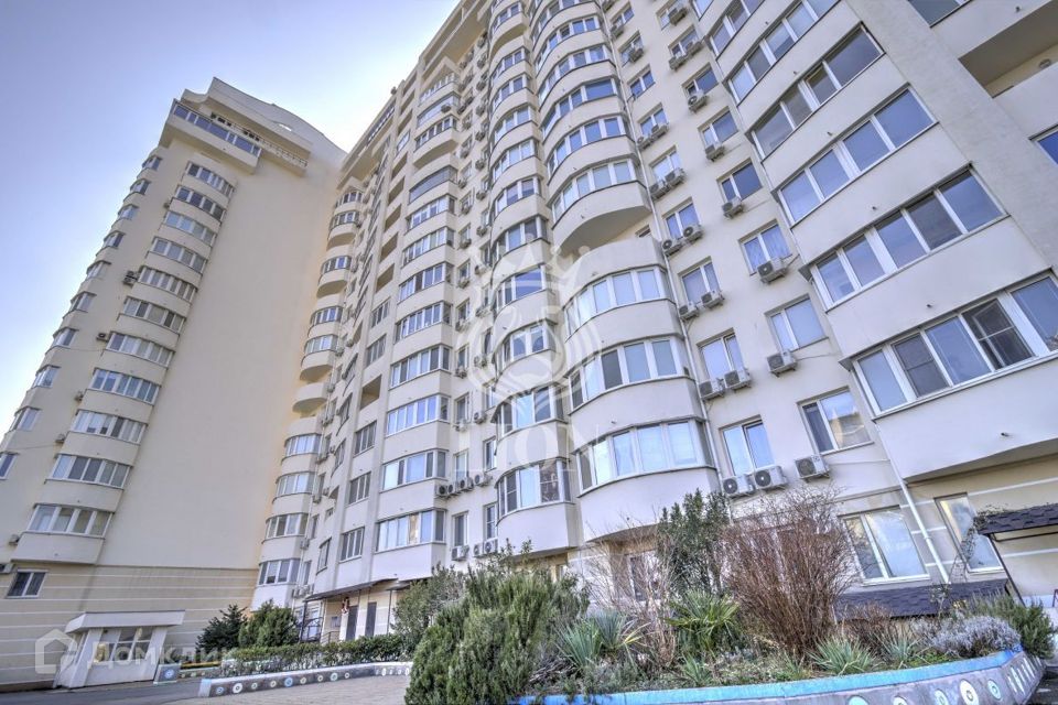 Продаётся 3-комнатная квартира, 101.3 м²