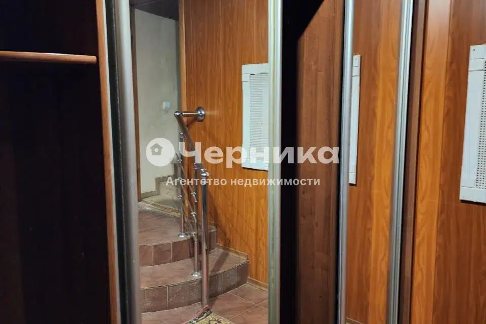 Продаётся 2-этажный дом, 200 м²