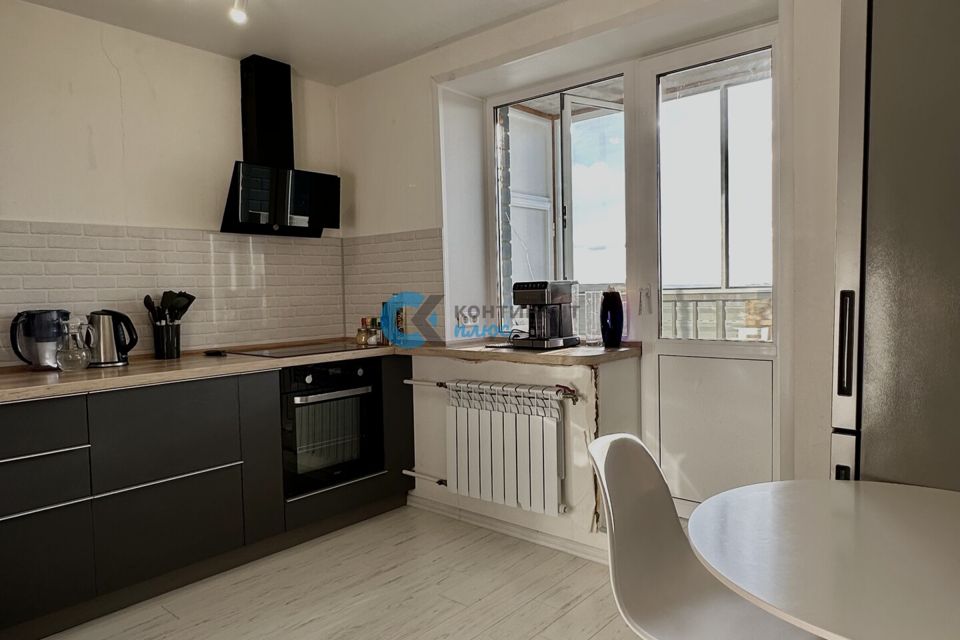 Продаётся 1-комнатная квартира, 42.1 м²