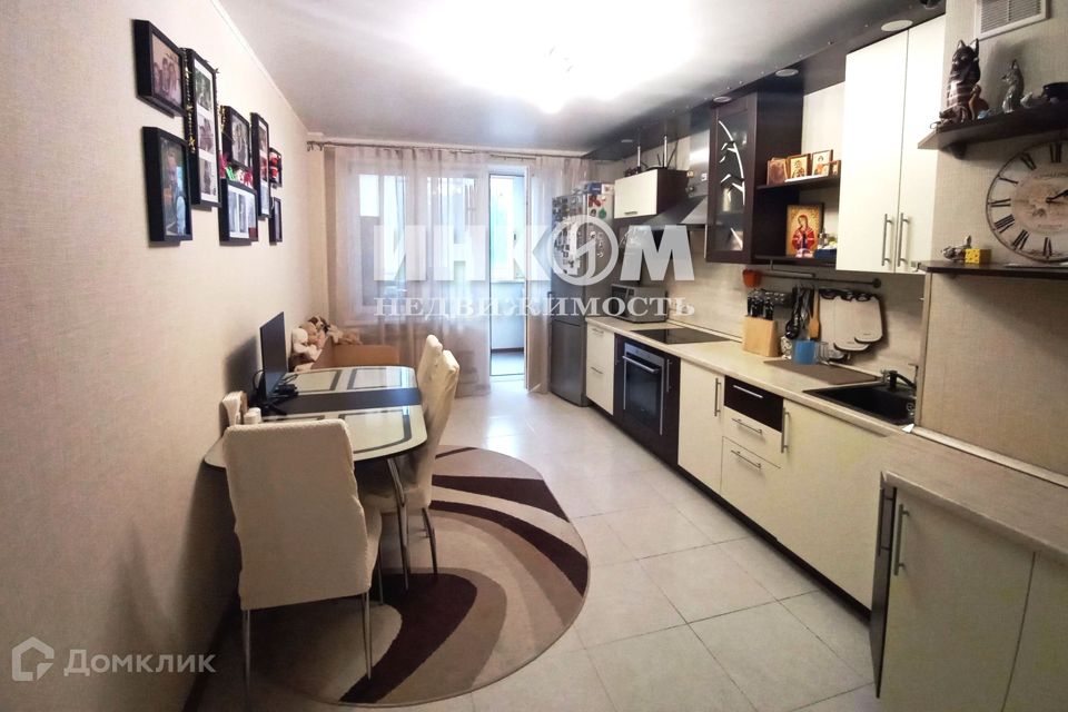 Продаётся 2-комнатная квартира, 67.2 м²