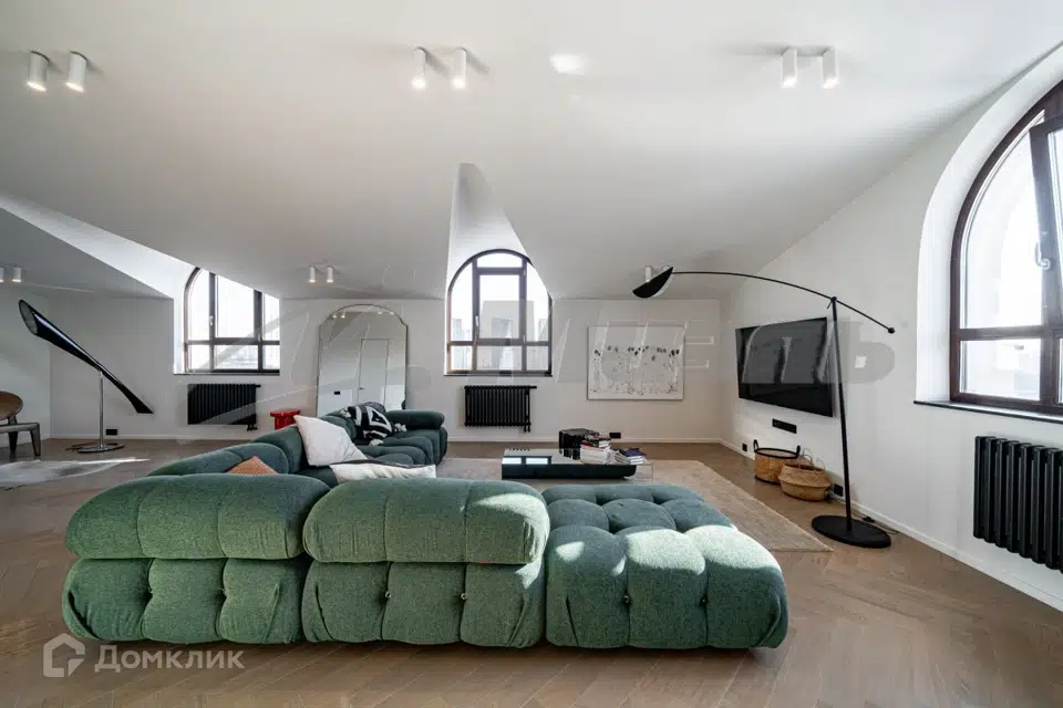 Продаётся 3-комнатная квартира, 133.7 м²