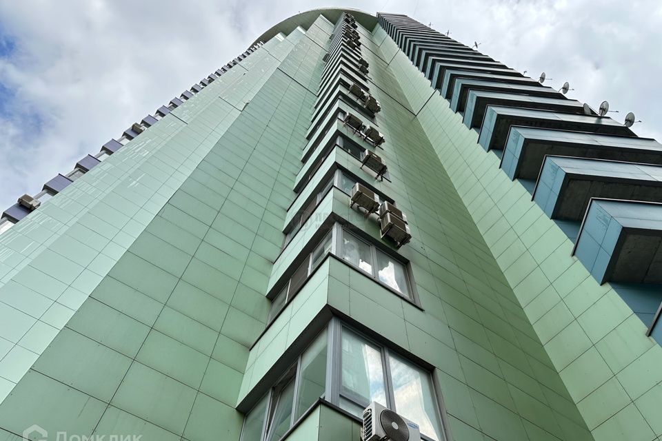 Продаётся 4-комнатная квартира, 133.7 м²