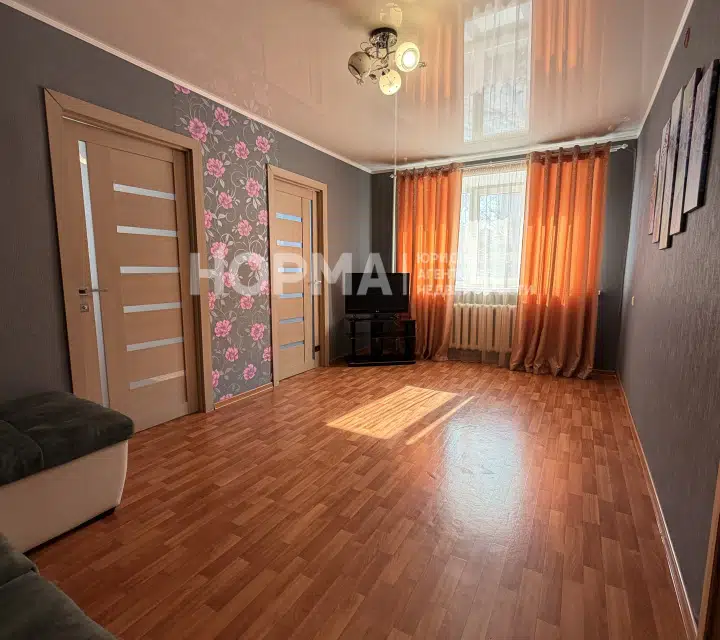 Продаётся 4-комнатная квартира, 61 м²