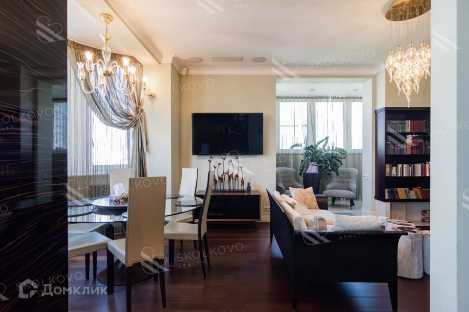 Продаётся 4-комнатная квартира, 130 м²