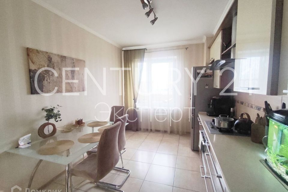Продаётся 3-комнатная квартира, 105 м²