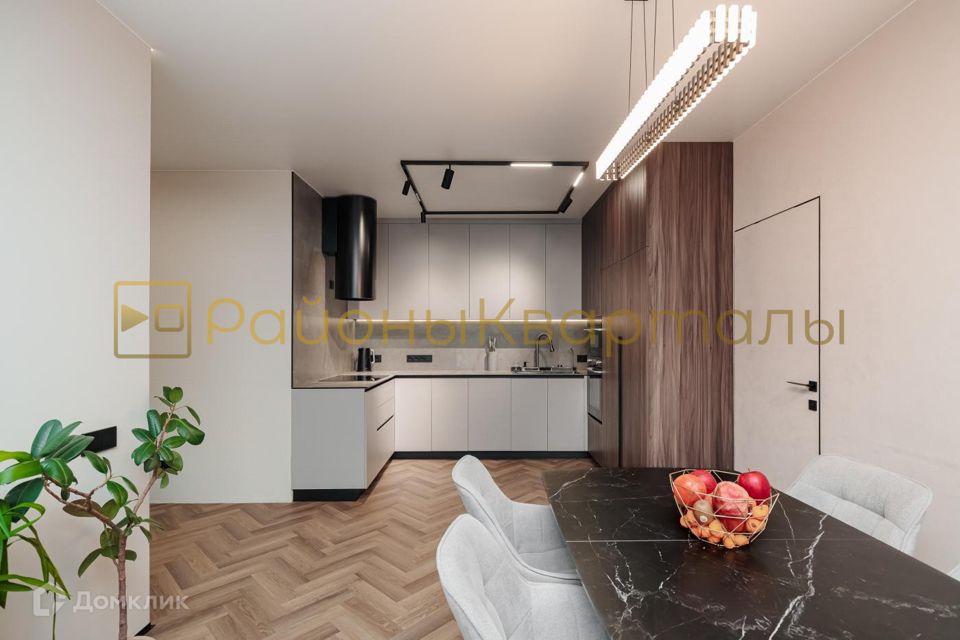 Продаётся 4-комнатная квартира, 107.2 м²