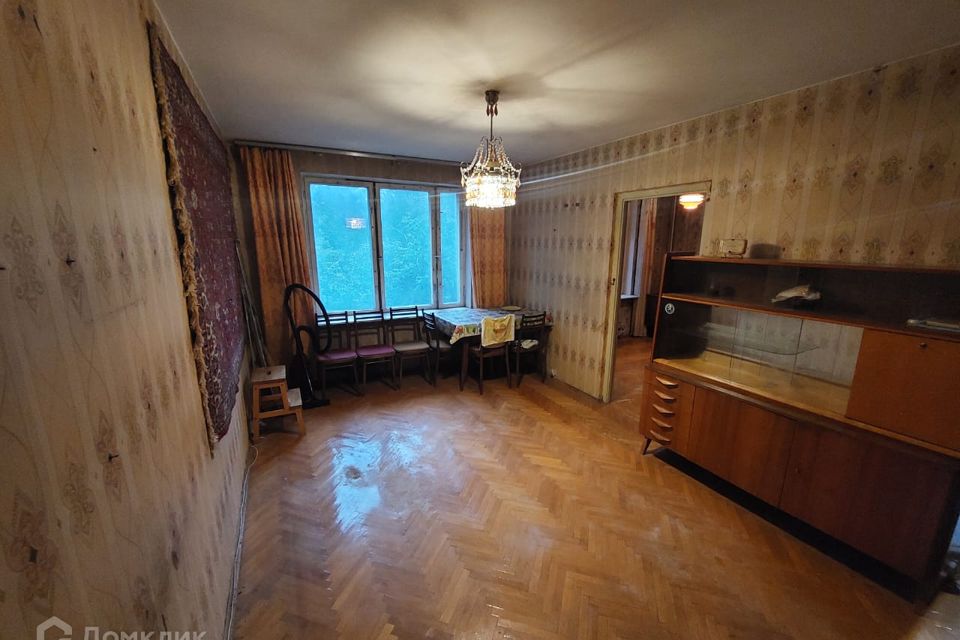 Продаётся 4-комнатная квартира, 62.6 м²