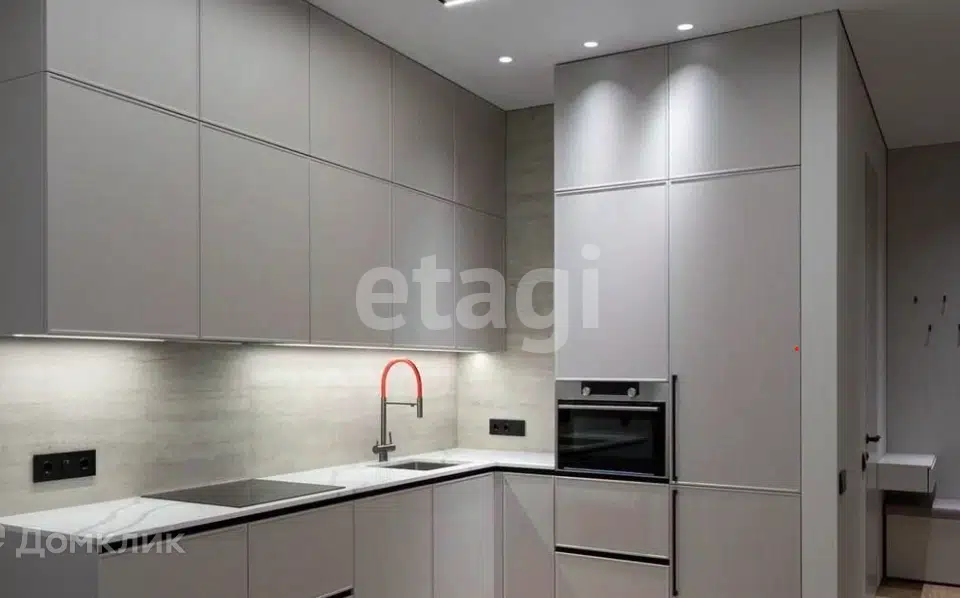 Продаётся 1-комнатная квартира, 47 м²