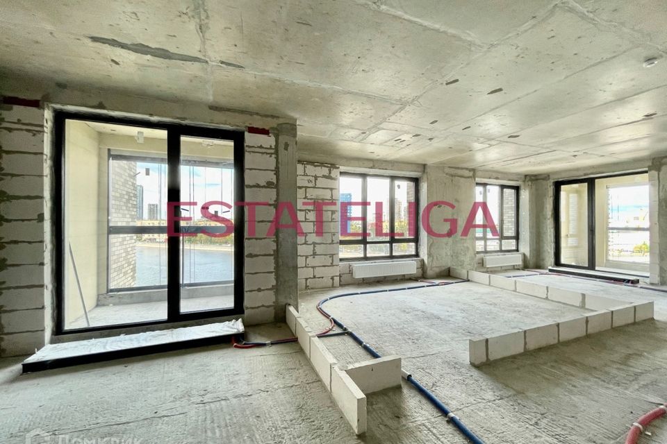 Продаётся 4-комнатная квартира, 107 м²