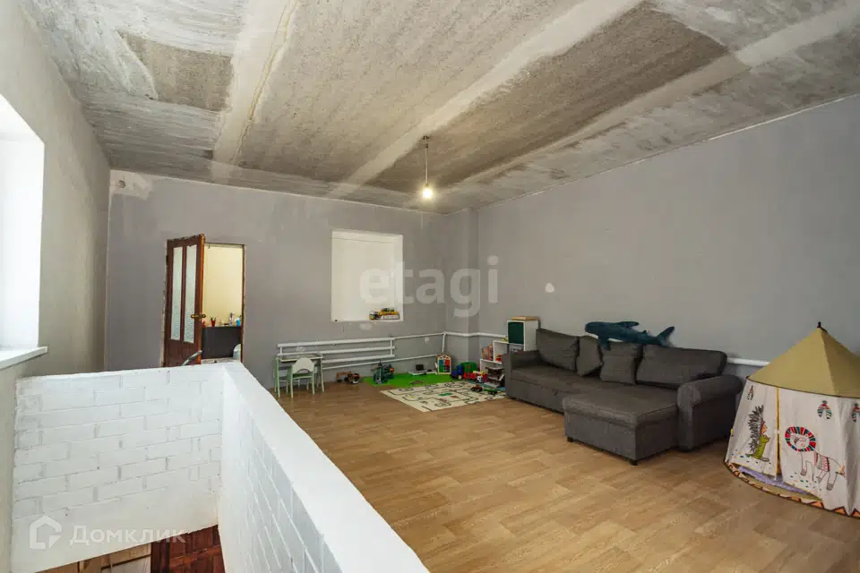 Продаётся 3-этажный дом, 230 м²