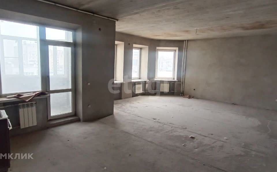 Продаётся 5-комнатная квартира, 260.4 м²