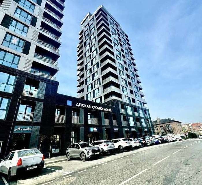 Продаётся 3-комнатная квартира, 105 м²