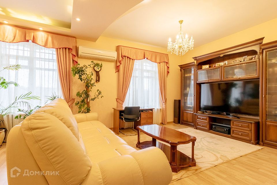 Продаётся 3-комнатная квартира, 100 м²