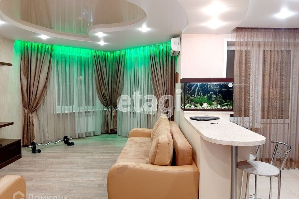Продаётся 4-комнатная квартира, 104 м²