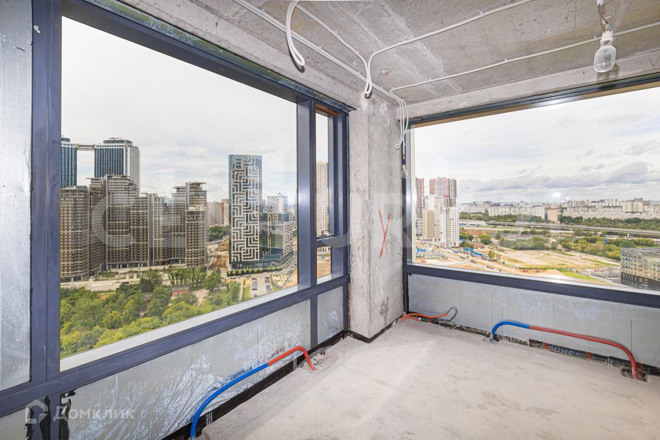 Продаётся 4-комнатная квартира, 133.6 м²