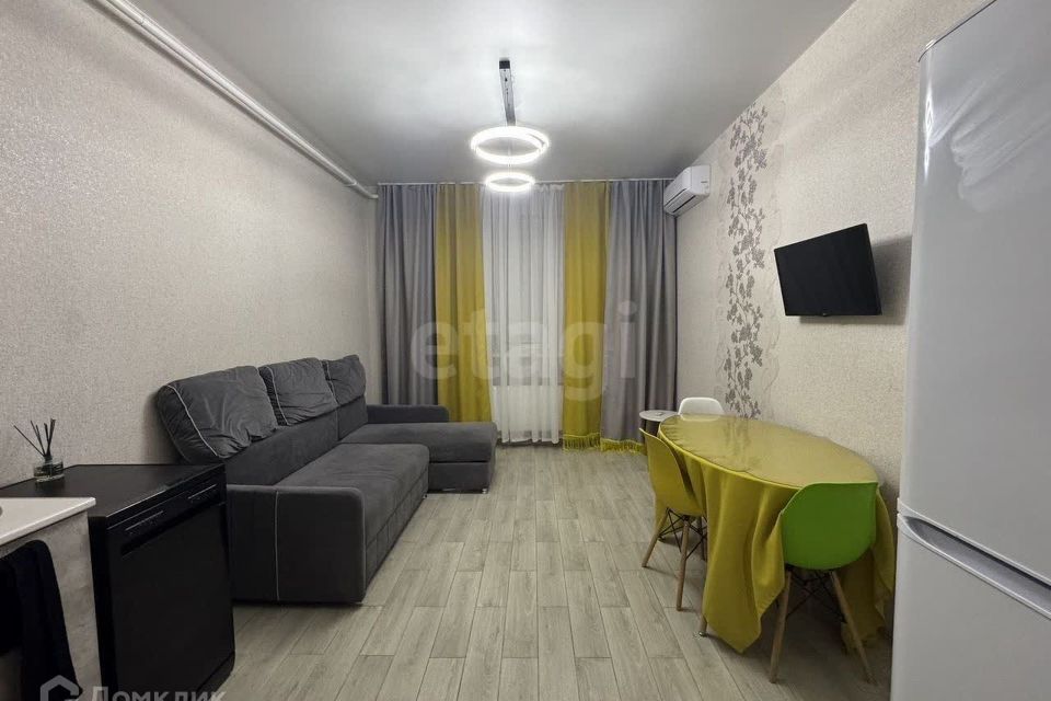 Продаётся 1-комнатная квартира, 43.4 м²
