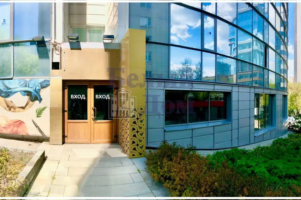 Продаётся торговое помещение, 328.3 м²