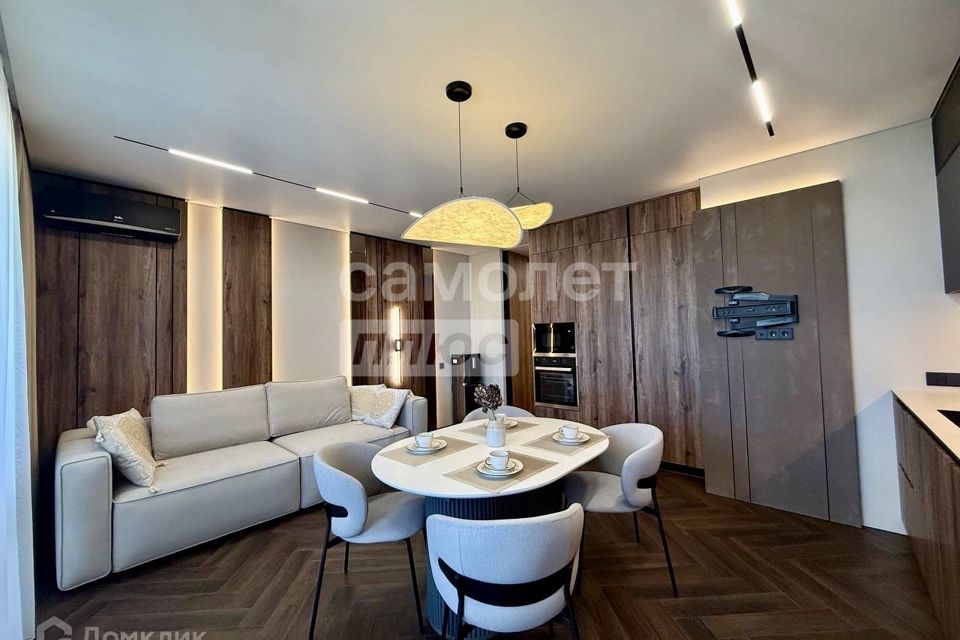 Продаётся 3-комнатная квартира, 114 м²