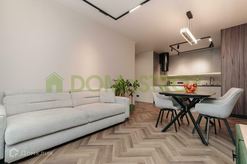 Продаётся 4-комнатная квартира, 107.2 м²