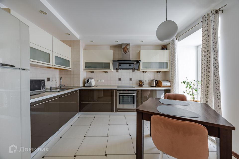 Сдаётся 5-комнатная квартира, 130 м²