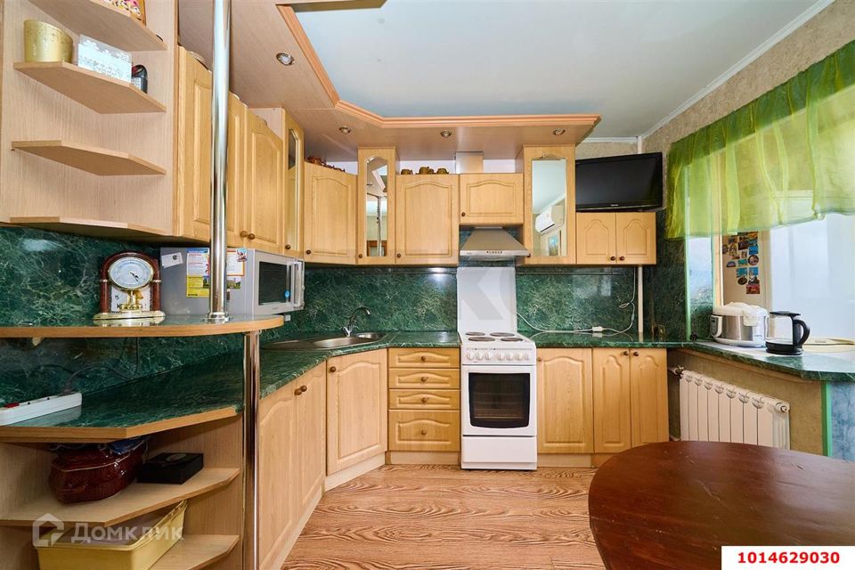 Продаётся 2-комнатная квартира, 65 м²