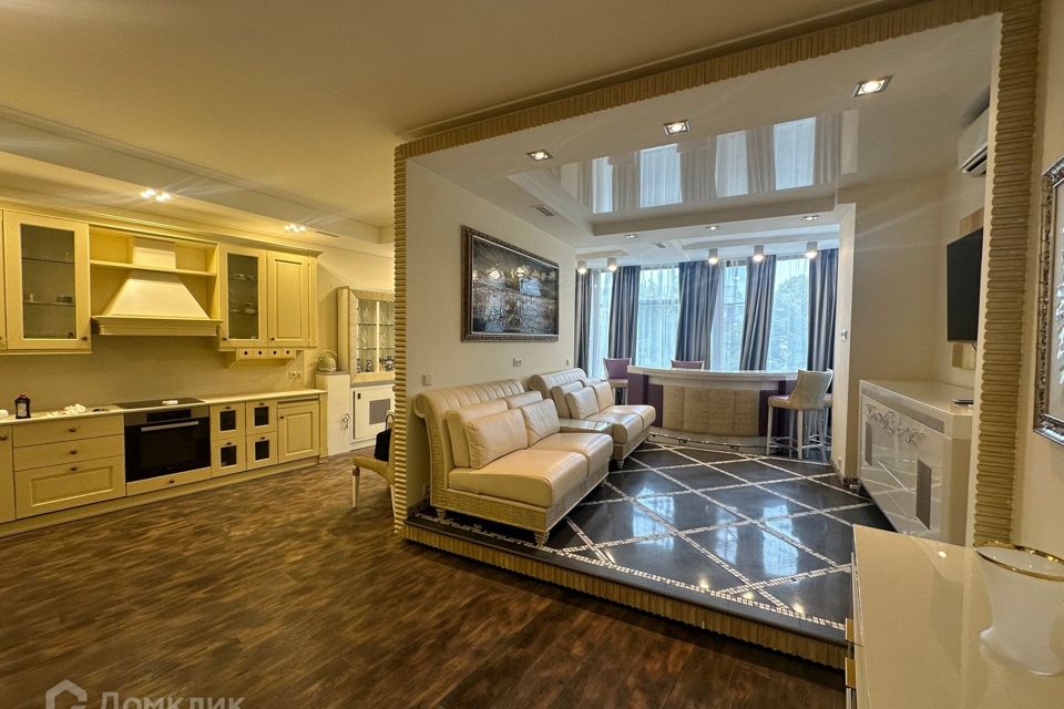 Продаётся 3-комнатная квартира, 120.6 м²