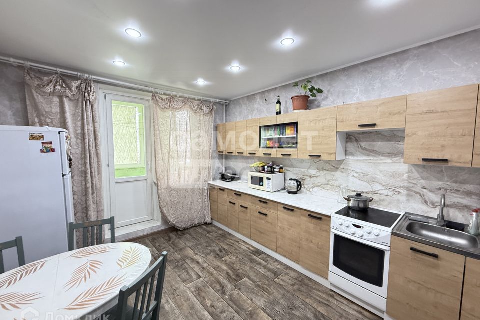 Продаётся 3-комнатная квартира, 97.6 м²