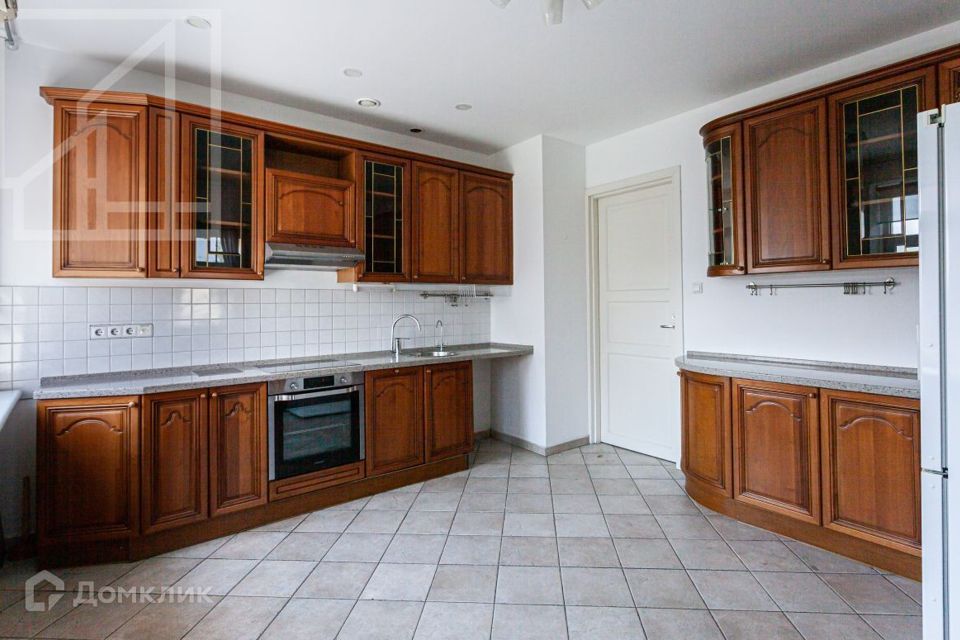 Сдаётся 5-комнатная квартира, 153 м²