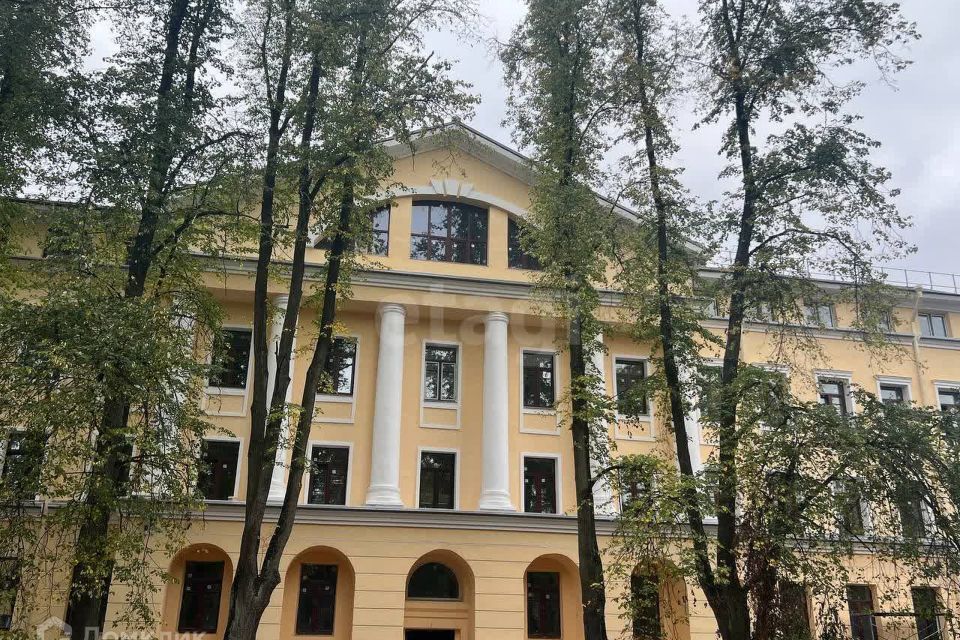 Продаётся 2-комнатная квартира, 110.7 м²