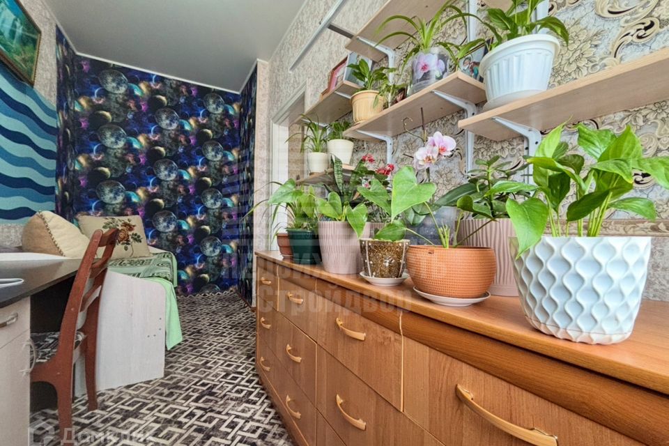 Продаётся 4-комнатная квартира, 61.3 м²