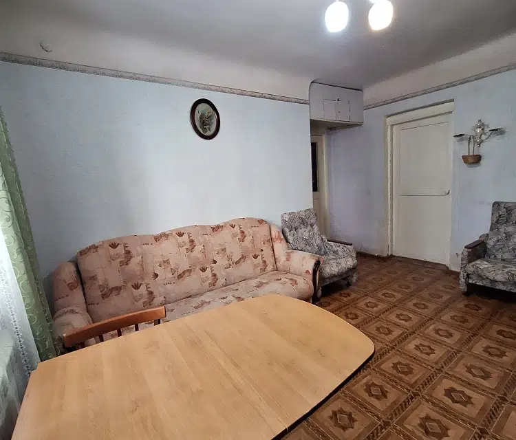 Продаётся 3-комнатная квартира, 50.4 м²