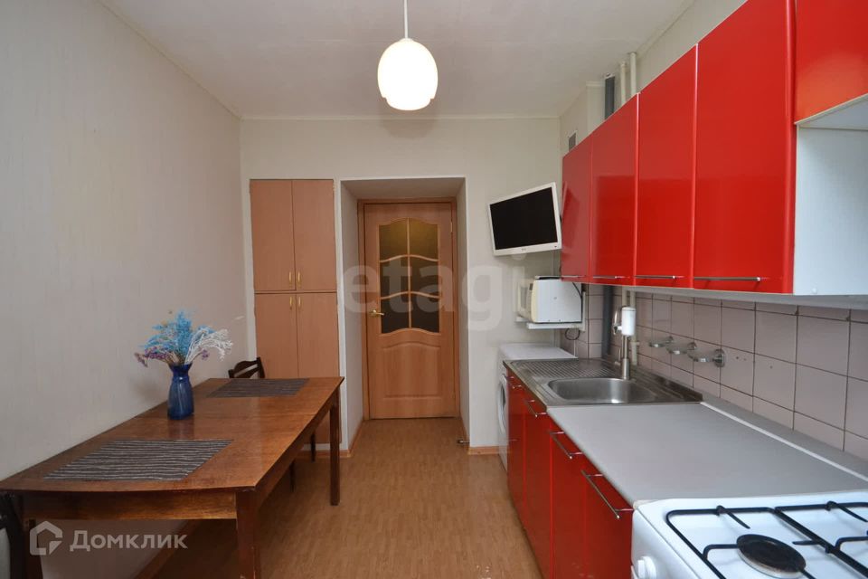 Продаётся 4-комнатная квартира, 70.5 м²