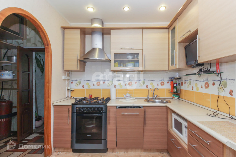 Продаётся 3-комнатная квартира, 55.9 м²