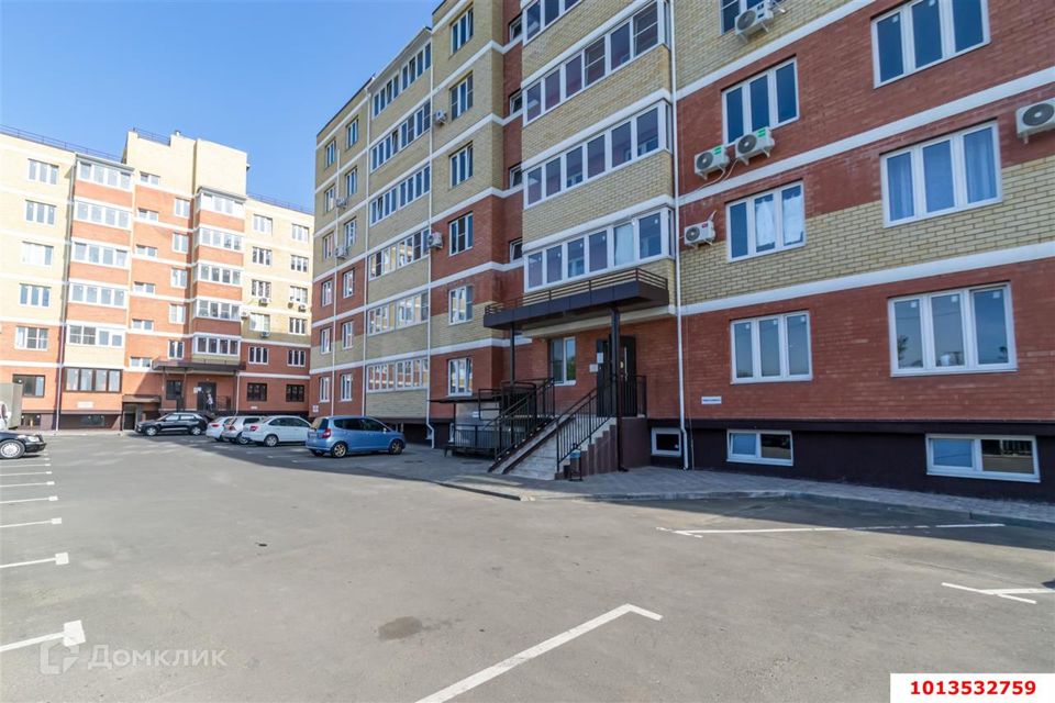 Продаётся 1-комнатная квартира, 43 м²