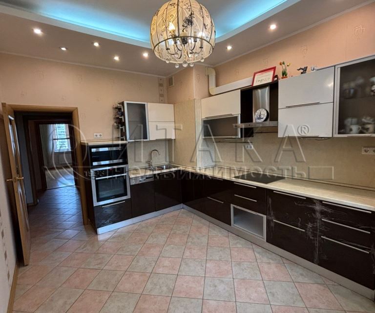 Сдаётся 2-комнатная квартира, 65 м²