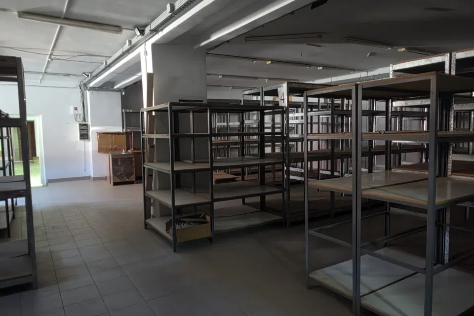 Сдаётся торговое помещение, 2189.5 м²