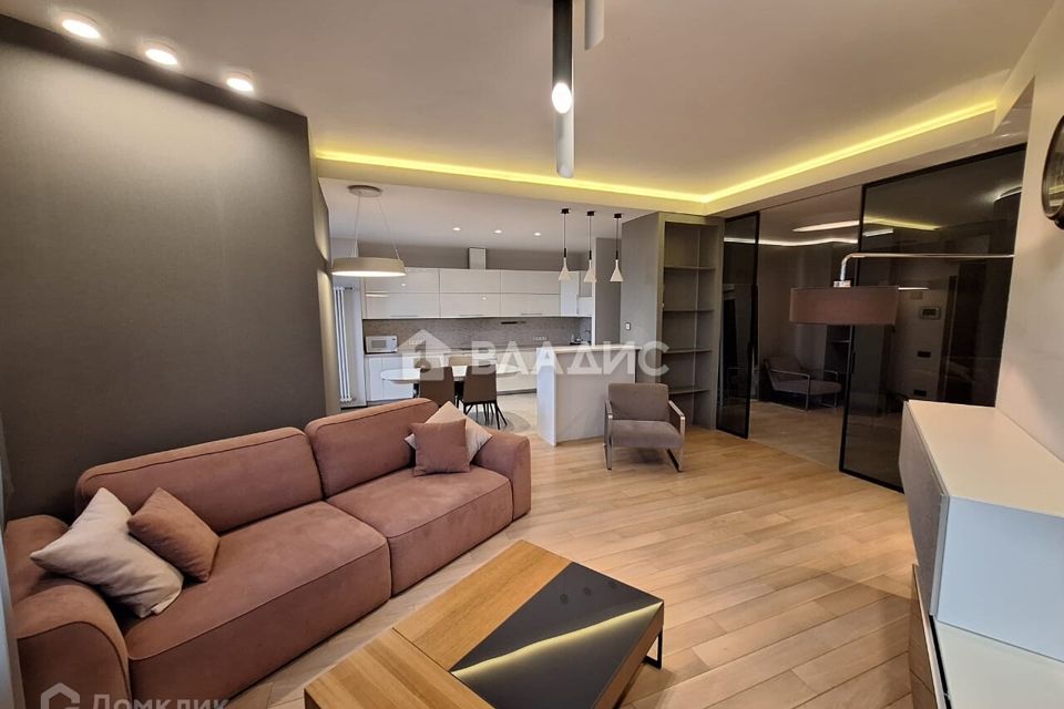 Продаётся 3-комнатная квартира, 107.3 м²