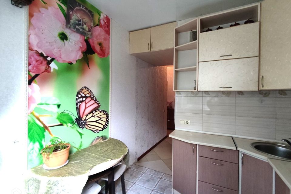 Продаётся комната в 2-комн. квартире, 42.5 м²