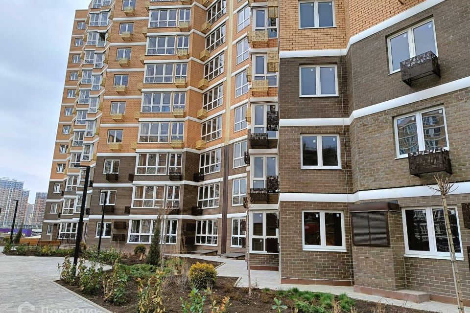 Продаётся 1-комнатная квартира, 43.6 м²