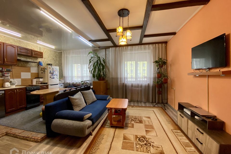 Продаётся 3-комнатная квартира, 77.3 м²