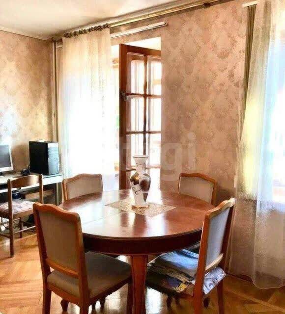 Продаётся 3-комнатная квартира, 112 м²