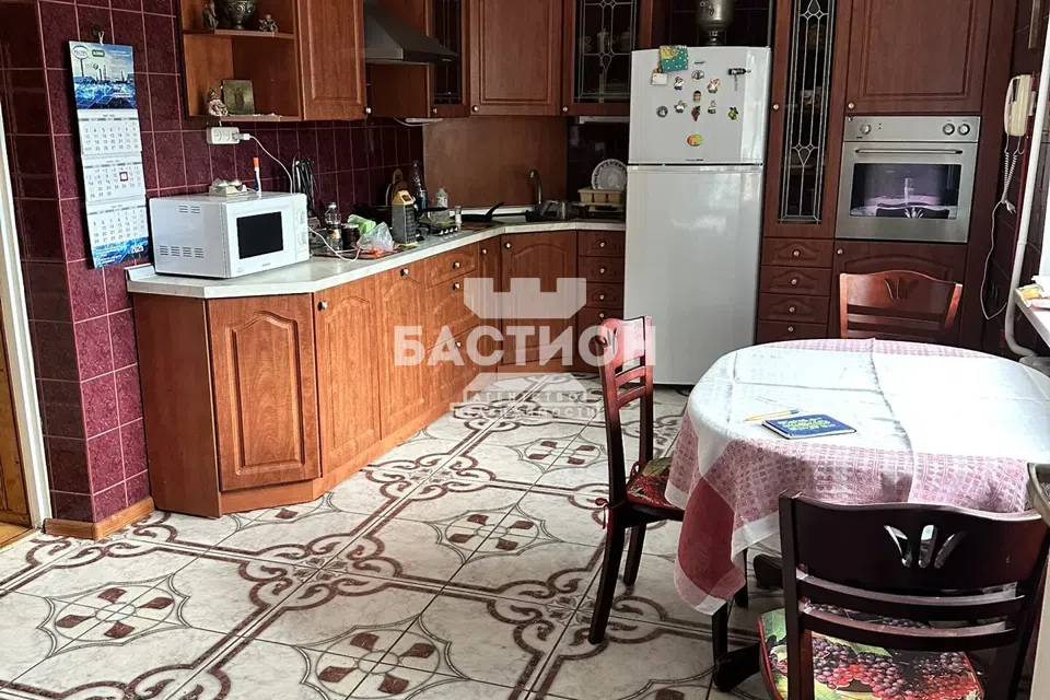 Продаётся 2-этажный дом, 268.8 м²