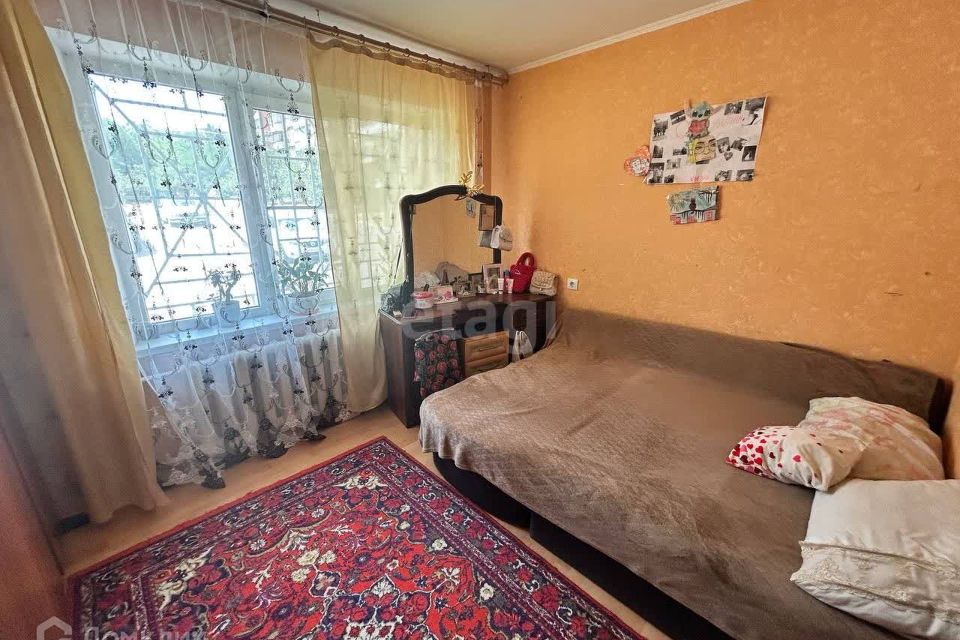Продаётся комната в 3-комн. квартире, 49.8 м²